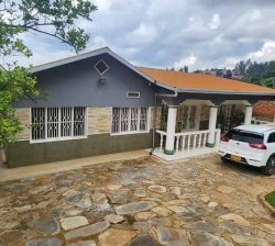 A large house for sale in Nyamirambo, Nyakabanda on KN20 Ave, near Green Corner