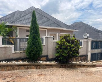 Iyinzu iragurishwa 75M   kicukiro kabeza ☎️0783208231